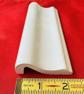 American Olean 26cr1p2 1 Pc. White #sl10 Glossy Ceramic Chair Rail Made By 2-1/2 Inch X 6