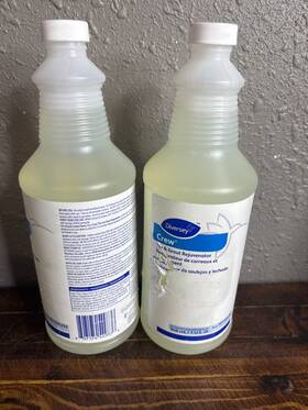 Diversey 101104392 2-pack Crew 32oz Tile And Grout Cleaner