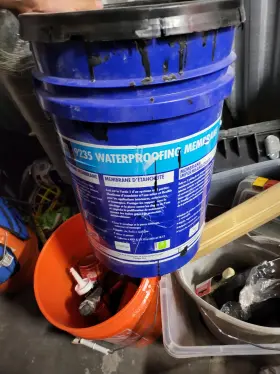 9235-0001-x Laticrete 9235 Waterproofing Membrane - Full Unit 6 Gal Bucket Fabric