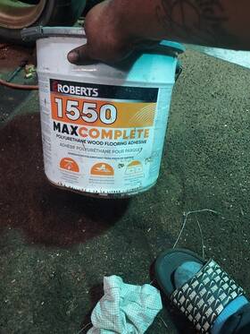 Roberts 445030768781 4 Gal. Maxcomplete Polyurethane Adhesive For Engineered Wood Solid Parque