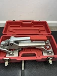 Roberts 10-128 Carpet Stretcher (B07009205) Used. Price: $124.99.